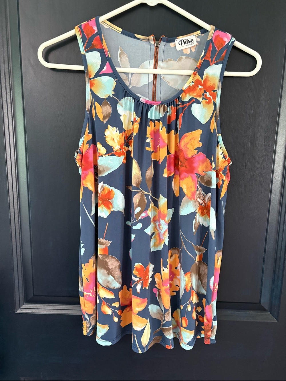 The Pulse Boutique Top M Navy Watercolor Floral Sleeveless Tunic Exposed Zipper